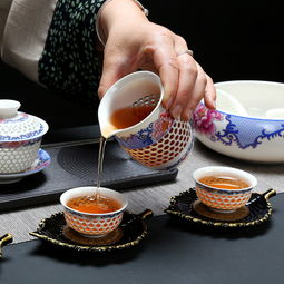 青花玲珑，茶香满室 推荐一套值得拥有的青花瓷蜂窝玲珑茶具套装